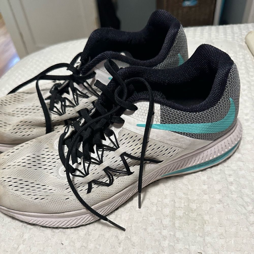 NIKE Womens Sneakers 